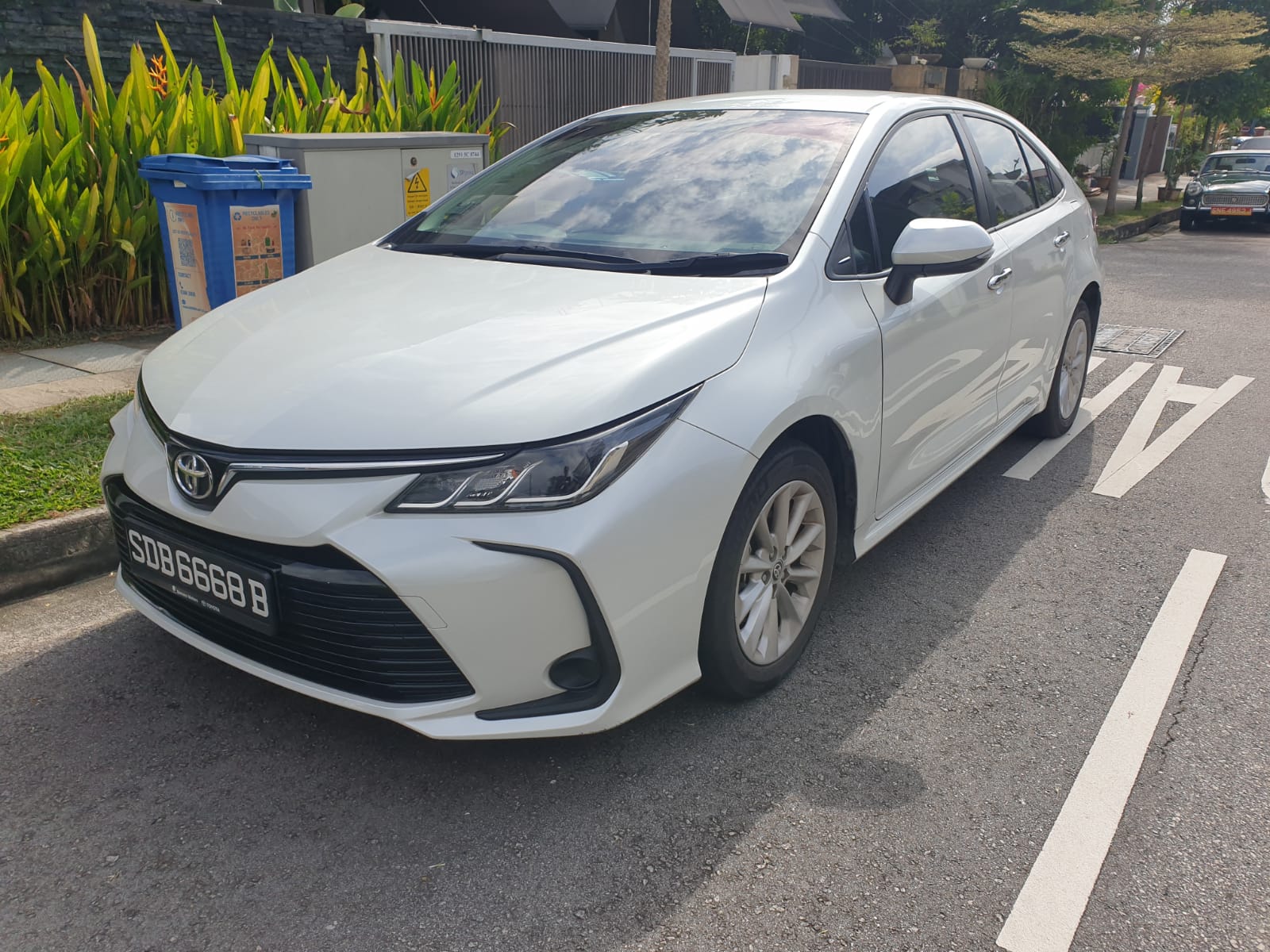 Toyota Corolla Altis 1.6(A) (Non PHV. Min 6 months lease)