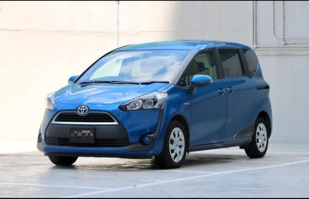 Toyota Sienta 1.5 Hybrid